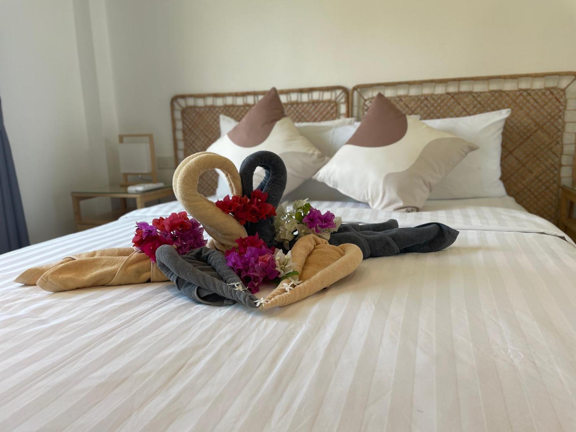 Baan Saint-Tropez Seaview Villas Kata Beach Exterior foto